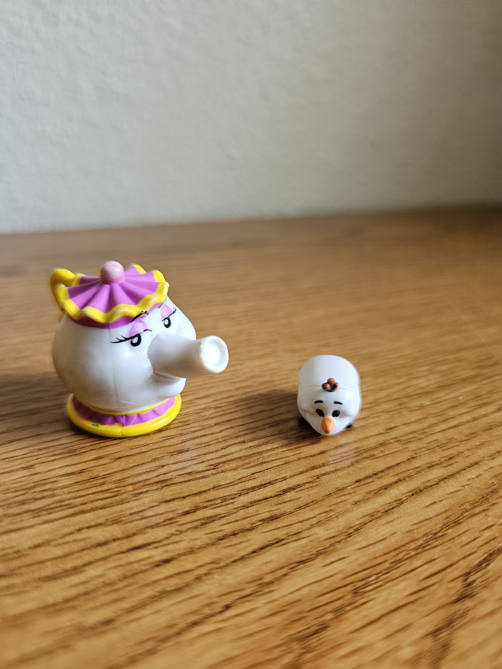 4/$10 Olaf Mini Tsum Tsum Mrs. Potts Figure Beauty Beast Frozen Disney